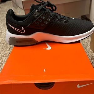 Brand new never worn Nike Air Max Bella TR 4